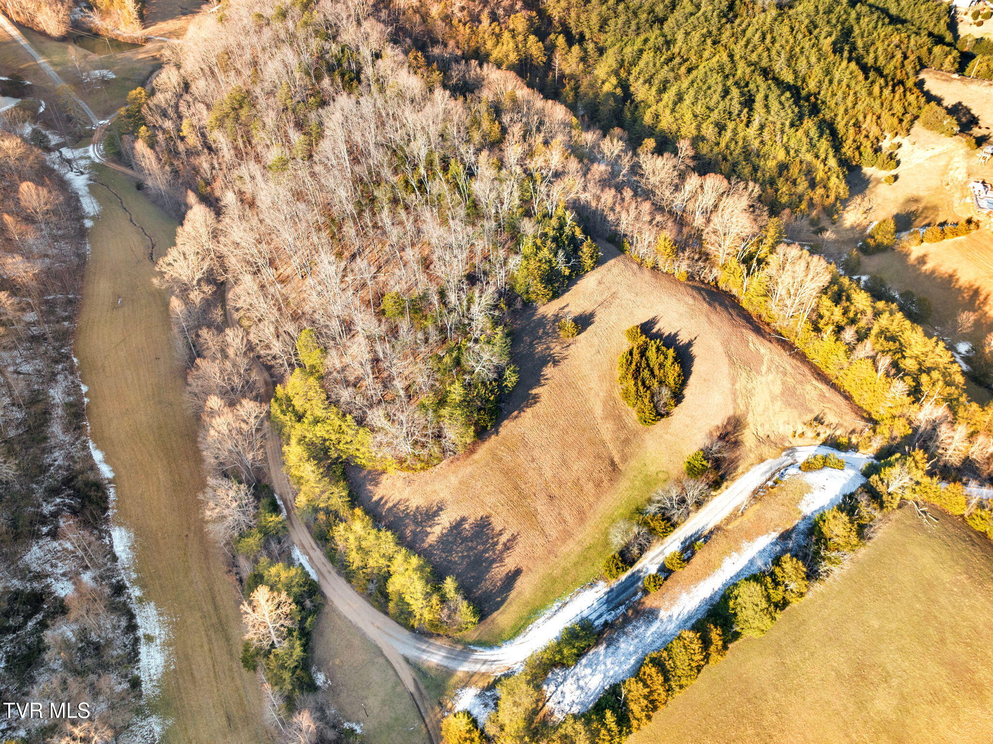 2480 Gap Mountain Road Greeneville, TN 37745 - Photo 35 of 67 47-web-or-mls-JH 20250116-148