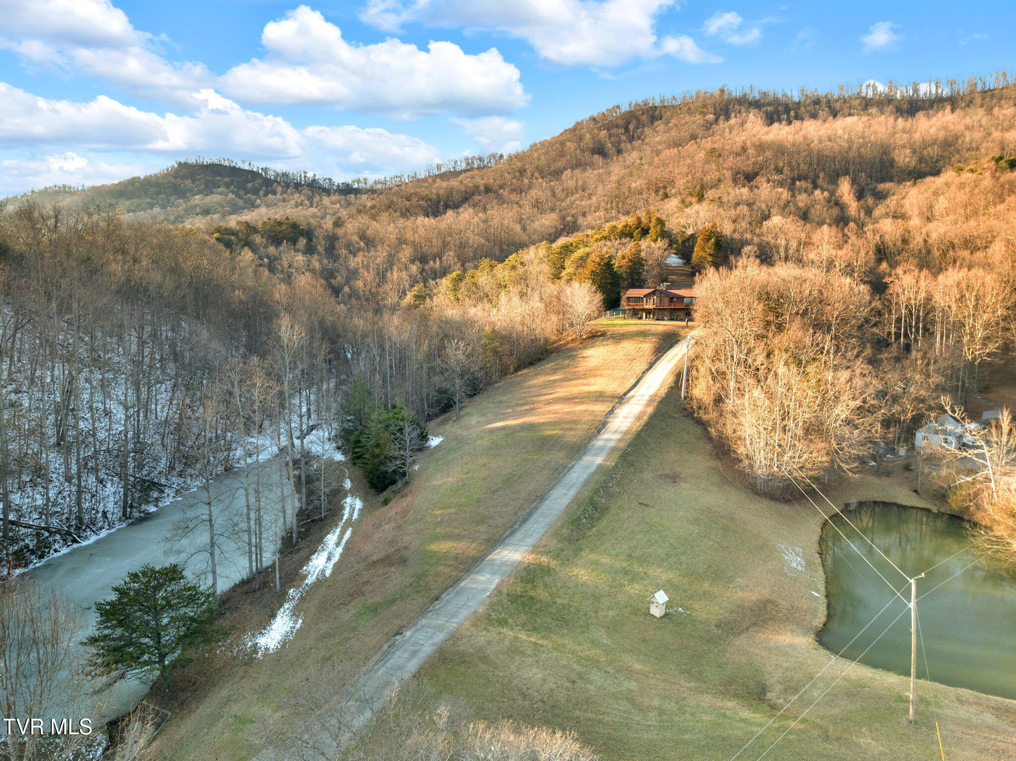 2480 Gap Mountain Road Greeneville, TN 37745 - Photo 40 of 67 52-web-or-mls-JH 20250116-166
