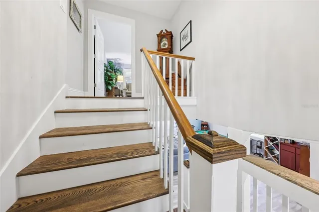 a view of entryway with a front door