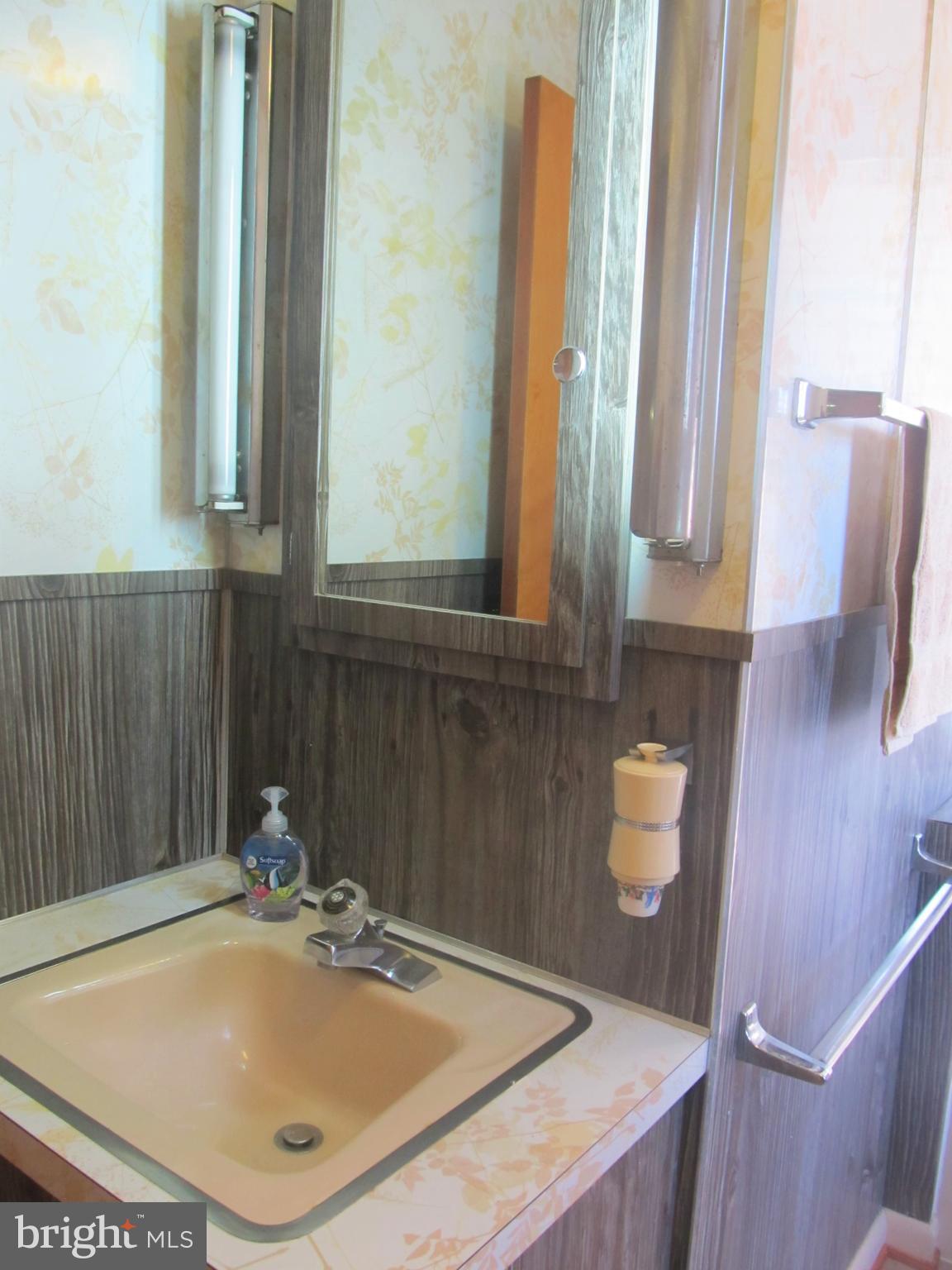 84 Chapel Hill Road Sinking Spring, PA 19608 - Photo 17 of 43 Second floor full bath