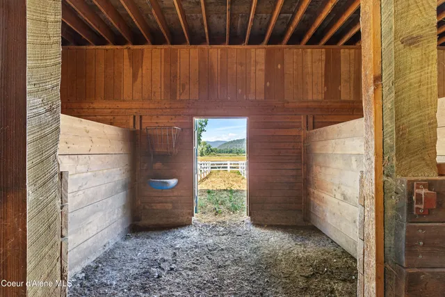 $1,325,000 | 17778 East Canary Creek Road, Cataldo, ID 83810