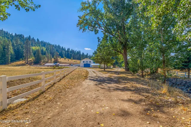 $1,325,000 | 17778 East Canary Creek Road, Cataldo, ID 83810