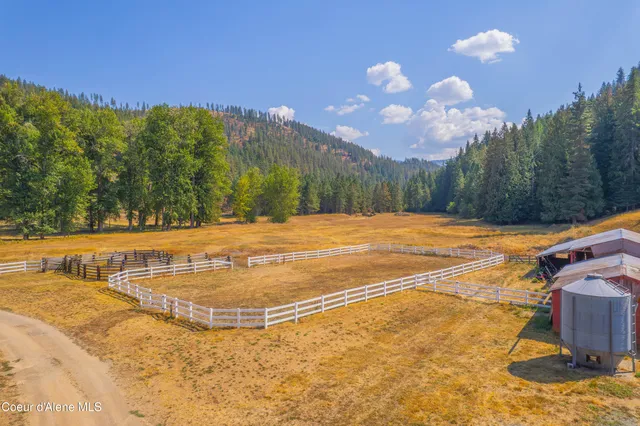 $1,325,000 | 17778 East Canary Creek Road, Cataldo, ID 83810