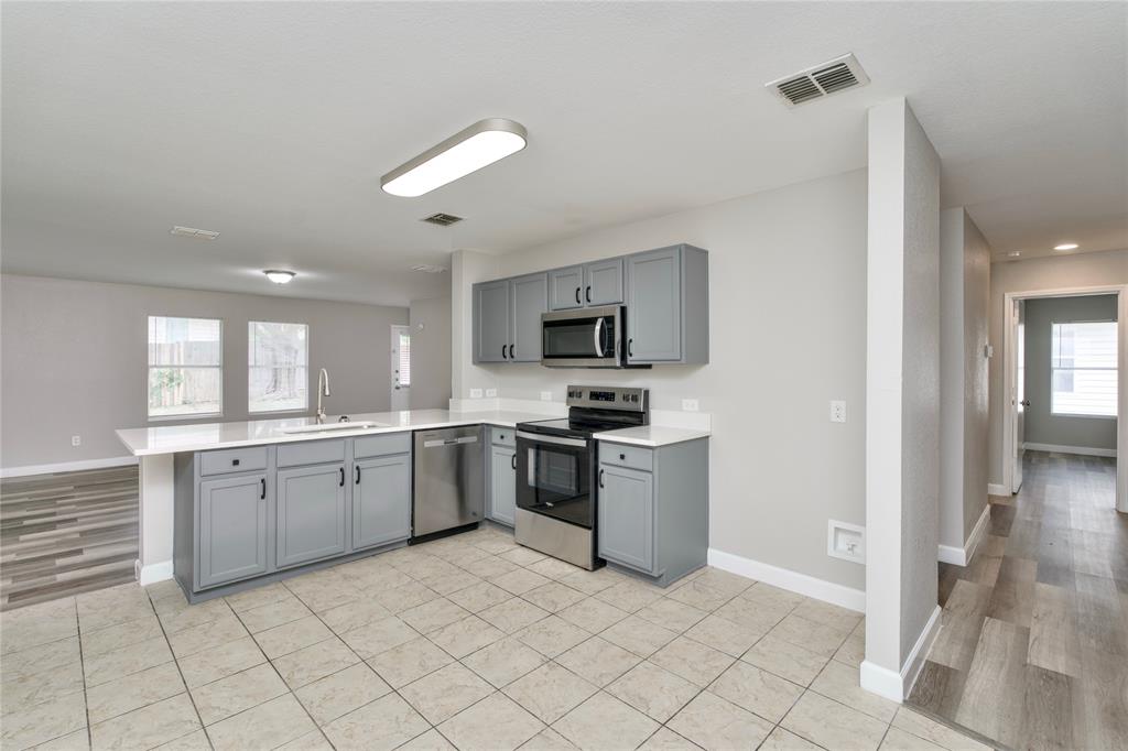829 Santa Rosa Drive Fort Worth, TX 76052 - Photo 7 of 23