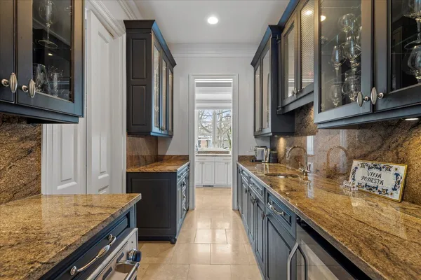 $2,995,000 | 697 Bluff Road, Lake Bluff, IL 60044