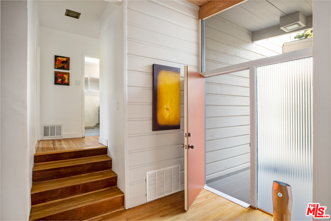 1471 Robmar Drive Beverly Hills, CA 90210 - Photo 2 of 22