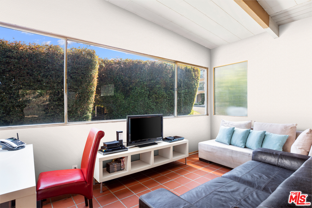 1471 Robmar Drive Beverly Hills, CA 90210 - Photo 15 of 22