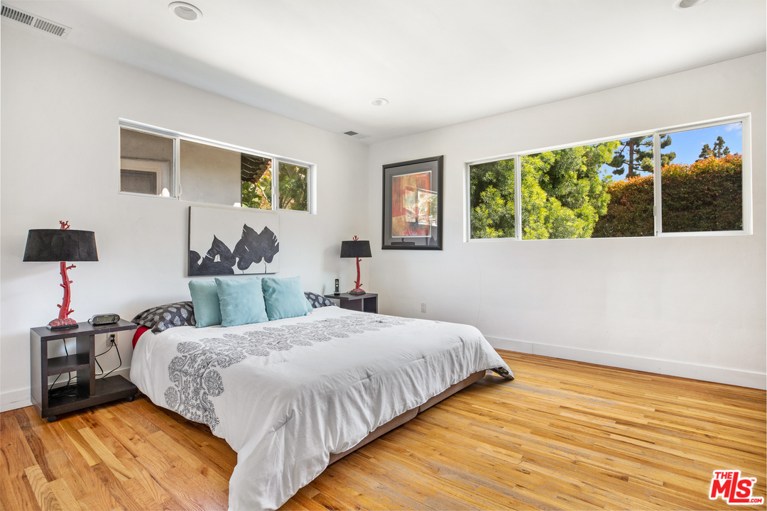 1471 Robmar Drive Beverly Hills, CA 90210 - Photo 16 of 22