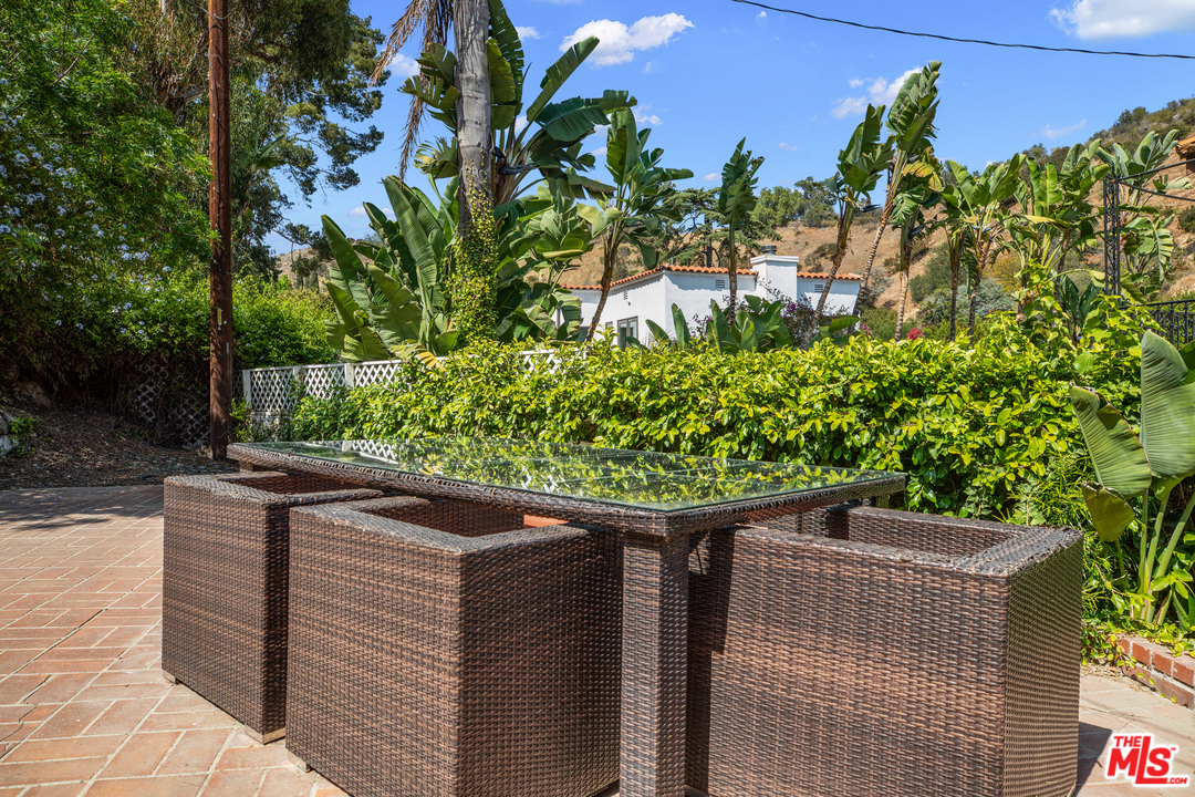 1471 Robmar Drive Beverly Hills, CA 90210 - Photo 20 of 22