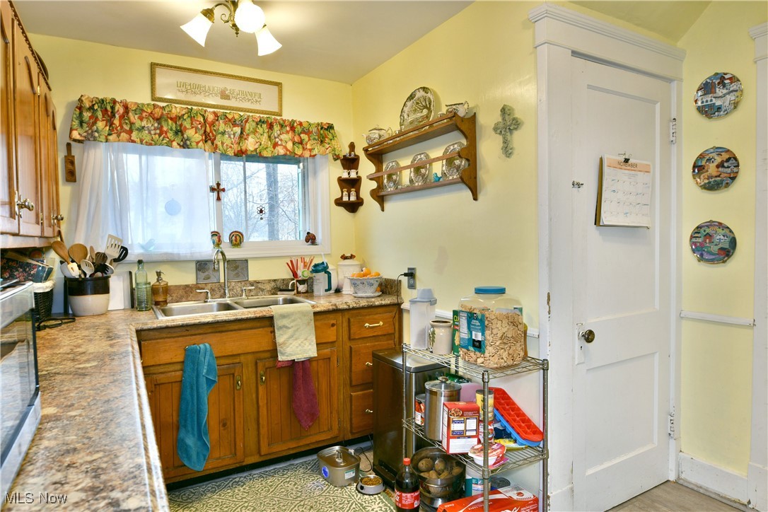 9210 Howland Springs Road Southeast Warren, OH 44484 - Photo 19 of 50