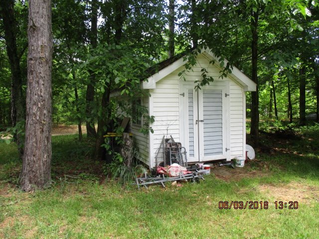 279 West County Line Road Sumner, MI 48889 - Photo 19 of 22 1847736-20.JPG