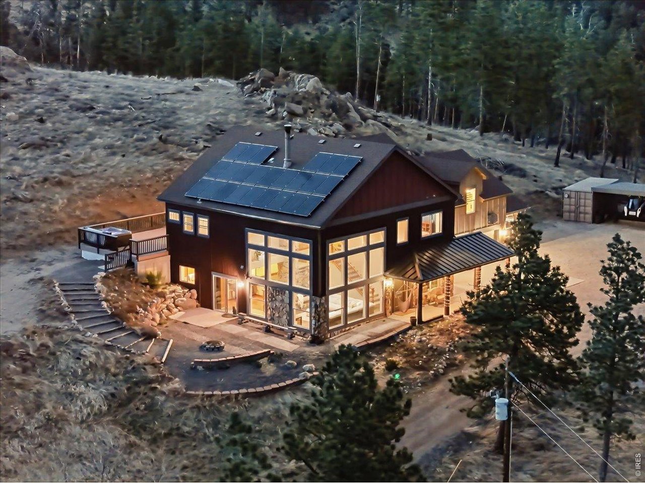 Modern Home Private Setting