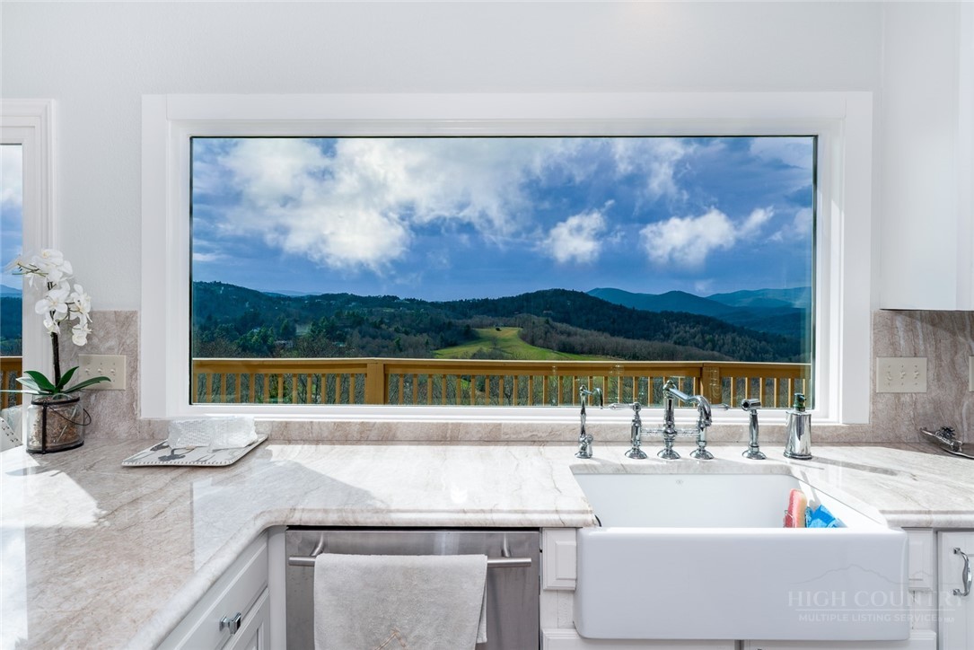 1252 Grandview Drive Extension Boone, NC 28607 - Photo 13 of 46