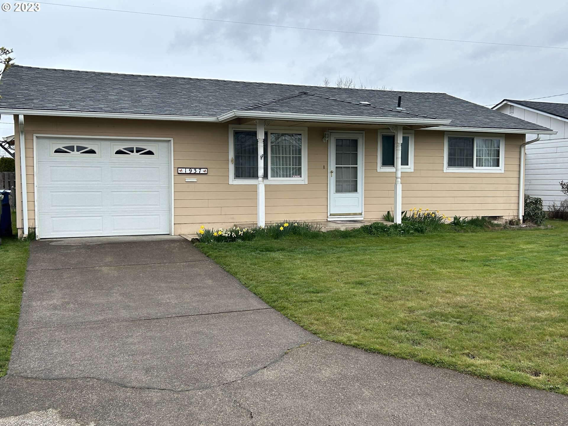 1937 Thompson Road Woodburn, OR 97071 - Photo 1 of 13 Gallery Image 1