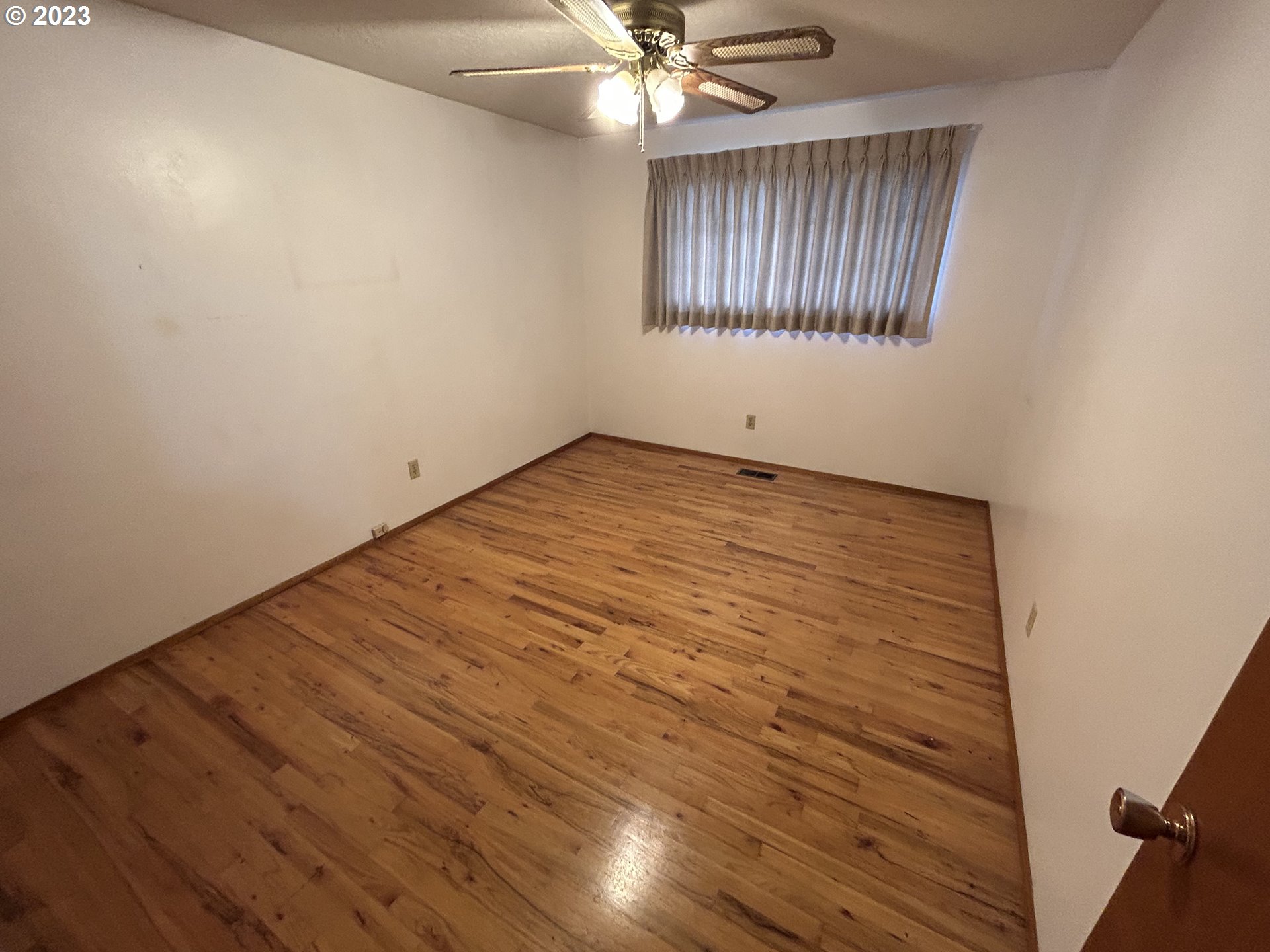1937 Thompson Road Woodburn, OR 97071 - Photo 11 of 13 Gallery Image 11