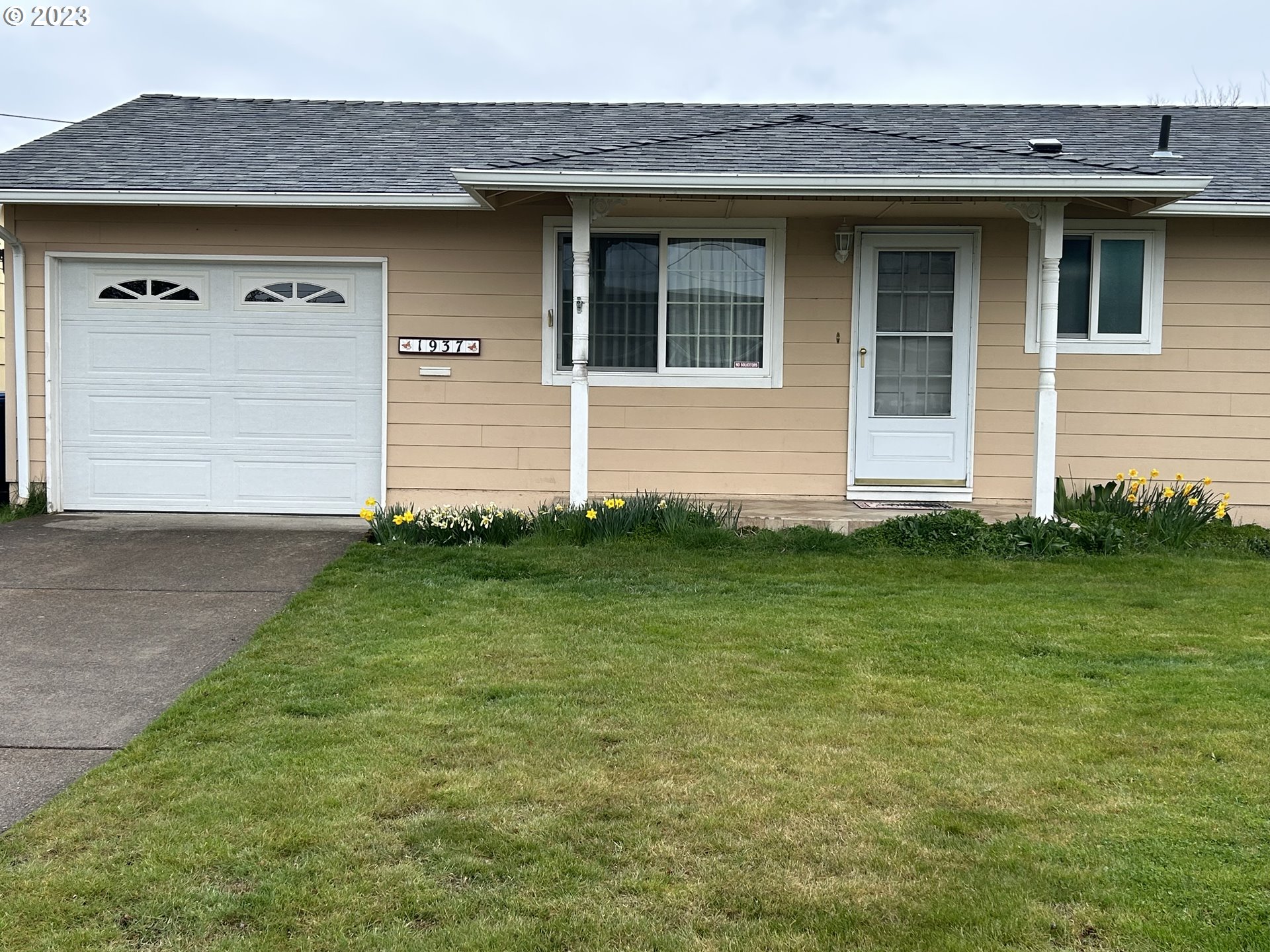 1937 Thompson Road Woodburn, OR 97071 - Photo 3 of 13 Gallery Image 3