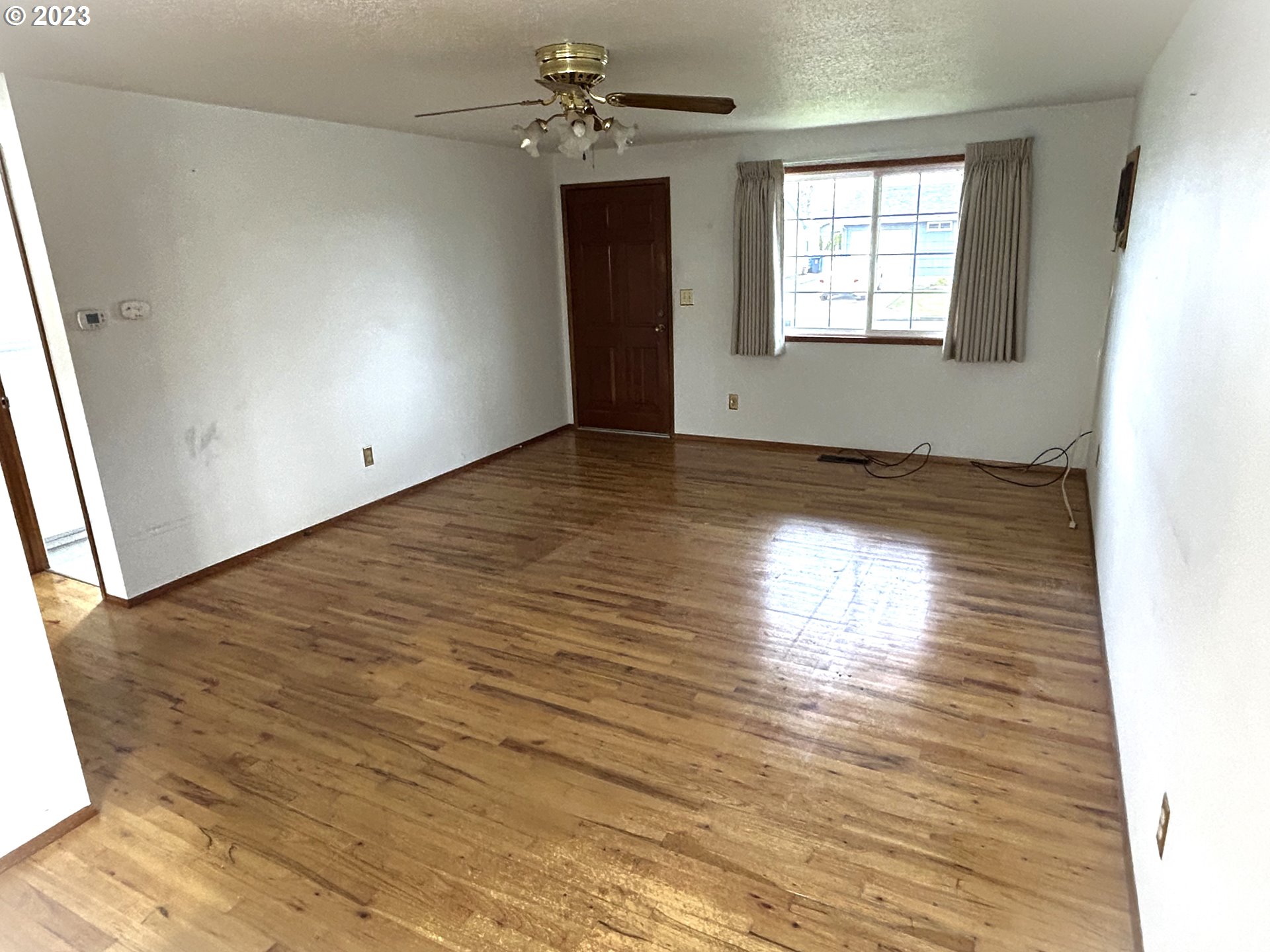1937 Thompson Road Woodburn, OR 97071 - Photo 6 of 13 Gallery Image 6