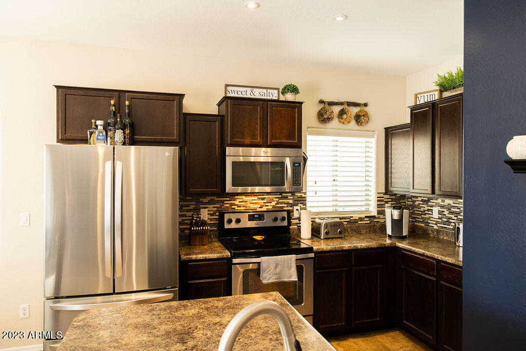 10225 West Camelback Road, Unit 23 Phoenix, AZ 85037 - Photo 8 of 44 Upgraded Kitchen