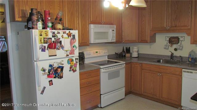319 Ash Road Tuckerton, NJ 08087 - Photo 3 of 12 GetMedia (2)