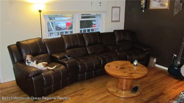 319 Ash Road Tuckerton, NJ 08087 - Photo 5 of 12 GetMedia (4)