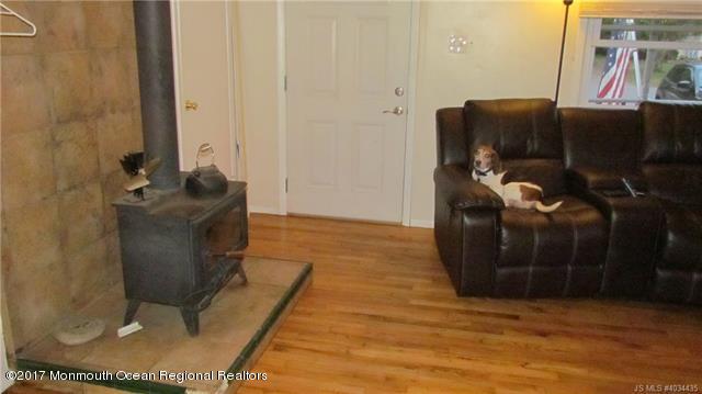 319 Ash Road Tuckerton, NJ 08087 - Photo 6 of 12 GetMedia (5)