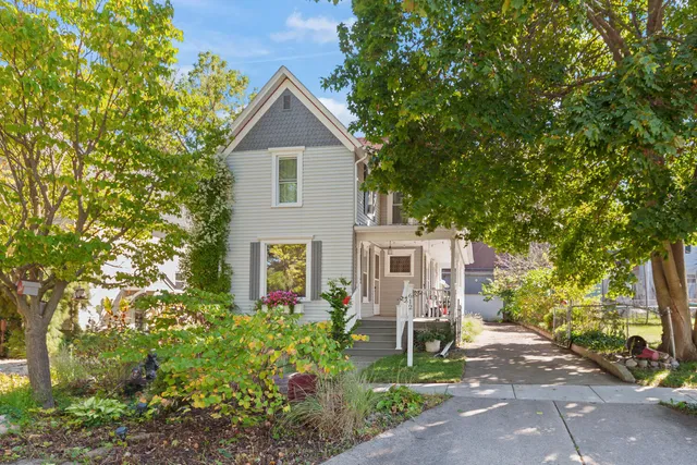 $180,000 | 612 North Clinton Street, Adrian, MI 49221