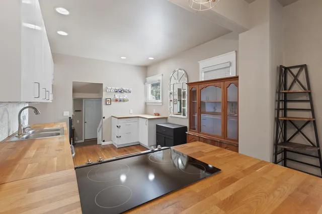 $180,000 | 612 North Clinton Street, Adrian, MI 49221