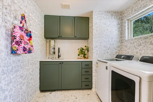 $1,100,000 | 1600 Larkwood Drive, Austin, TX 78723