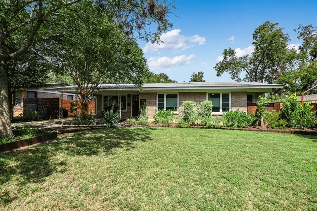 $1,100,000 | 1600 Larkwood Drive, Austin, TX 78723