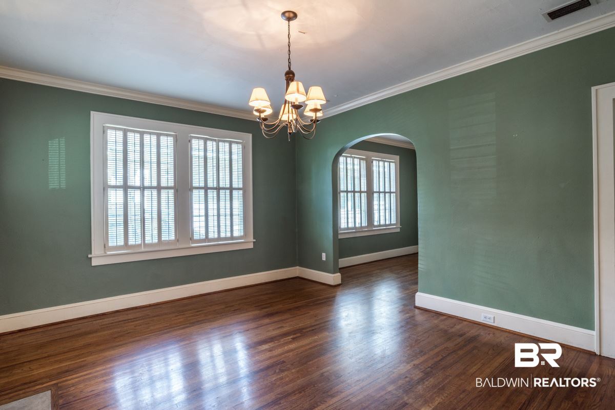1908 Old Government Street Mobile, AL 36606 - Photo 2 of 32 Living Room