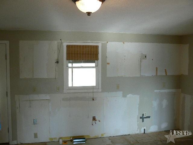 322 East Till Road Fort Wayne, IN 46825 - Photo 6 of 14 Gallery Image 6