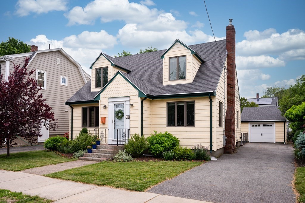 41 Hobomack Road Quincy, MA 02169 - Photo 1 of 42 Gallery Image 1