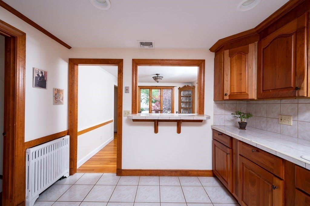41 Hobomack Road Quincy, MA 02169 - Photo 12 of 42 Gallery Image 12