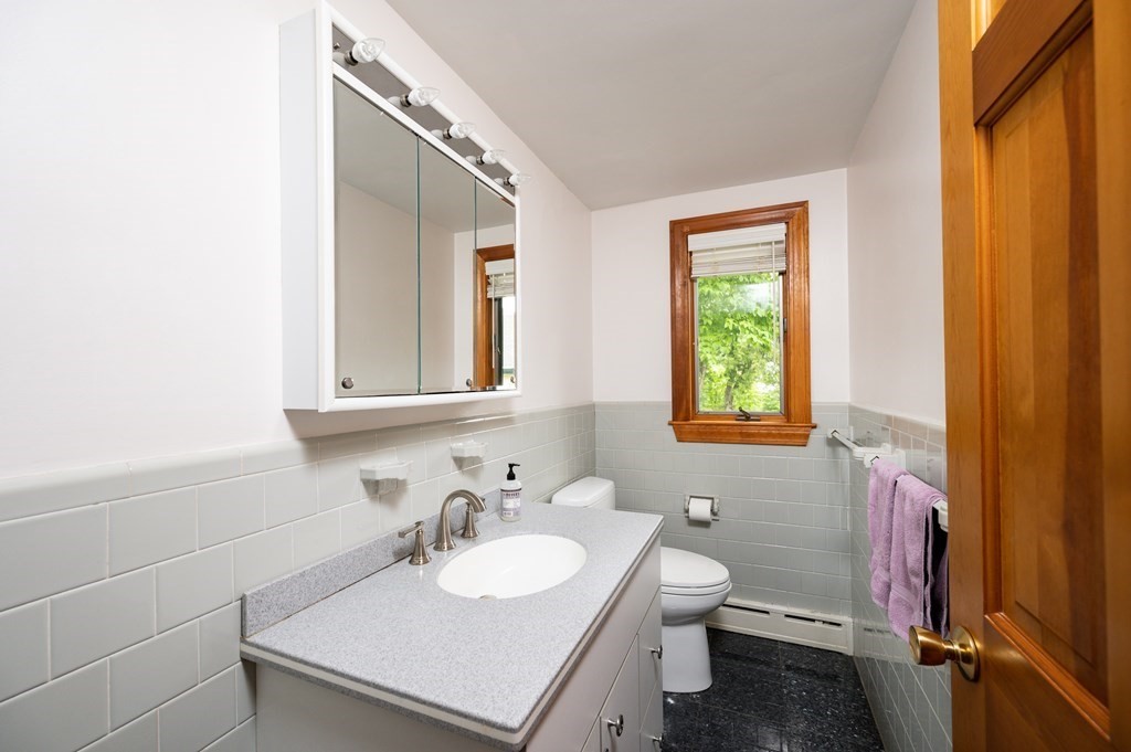 41 Hobomack Road Quincy, MA 02169 - Photo 16 of 42 Gallery Image 16