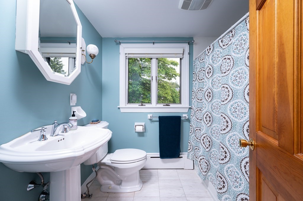 41 Hobomack Road Quincy, MA 02169 - Photo 17 of 42 Gallery Image 17