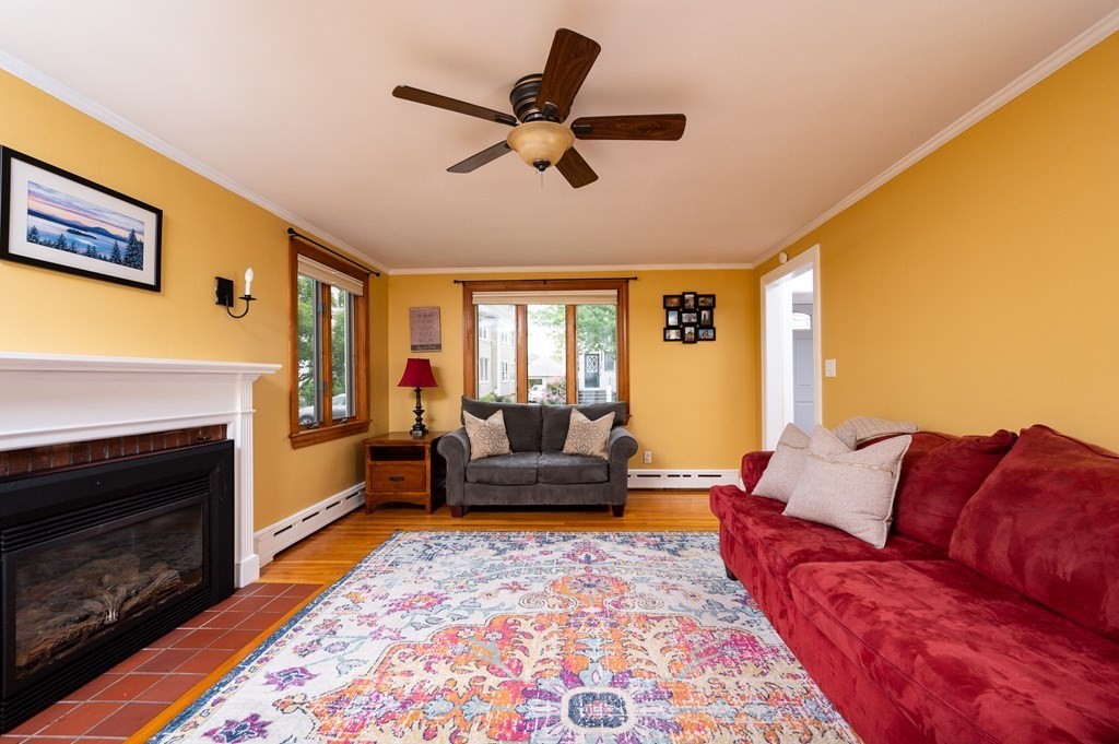 41 Hobomack Road Quincy, MA 02169 - Photo 4 of 42 Gallery Image 4
