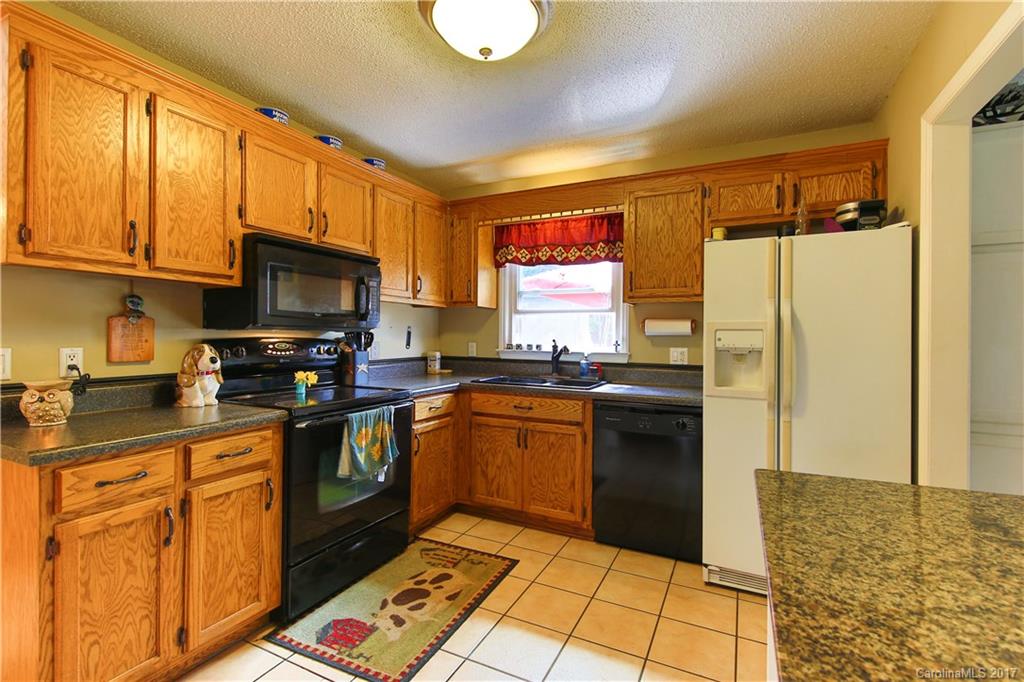 711 Shady Forest Road Clover, SC 29710 - Photo 5 of 19