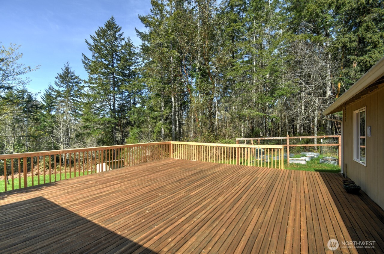8910 Hunter Point Road Northwest Olympia, WA 98502 - Photo 2 of 31