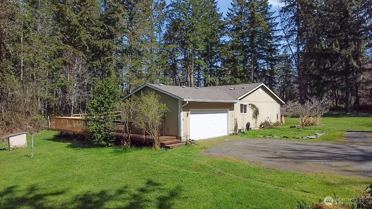 8910 Hunter Point Road Northwest Olympia, WA 98502 - Photo 3 of 31