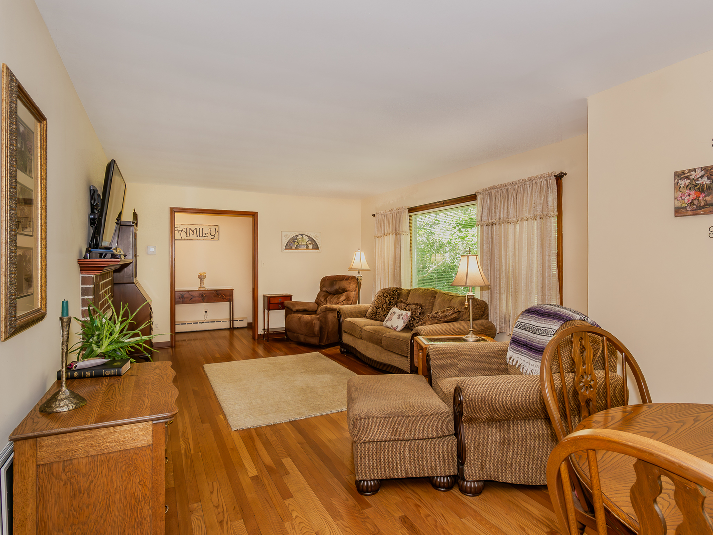 5415 West Pauling Road Monee, IL 60449 - Photo 8 of 17 a living room with furniture and a window