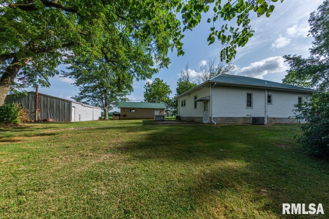 9274 Summers Road Benton, IL 62812 - Photo 4 of 20
