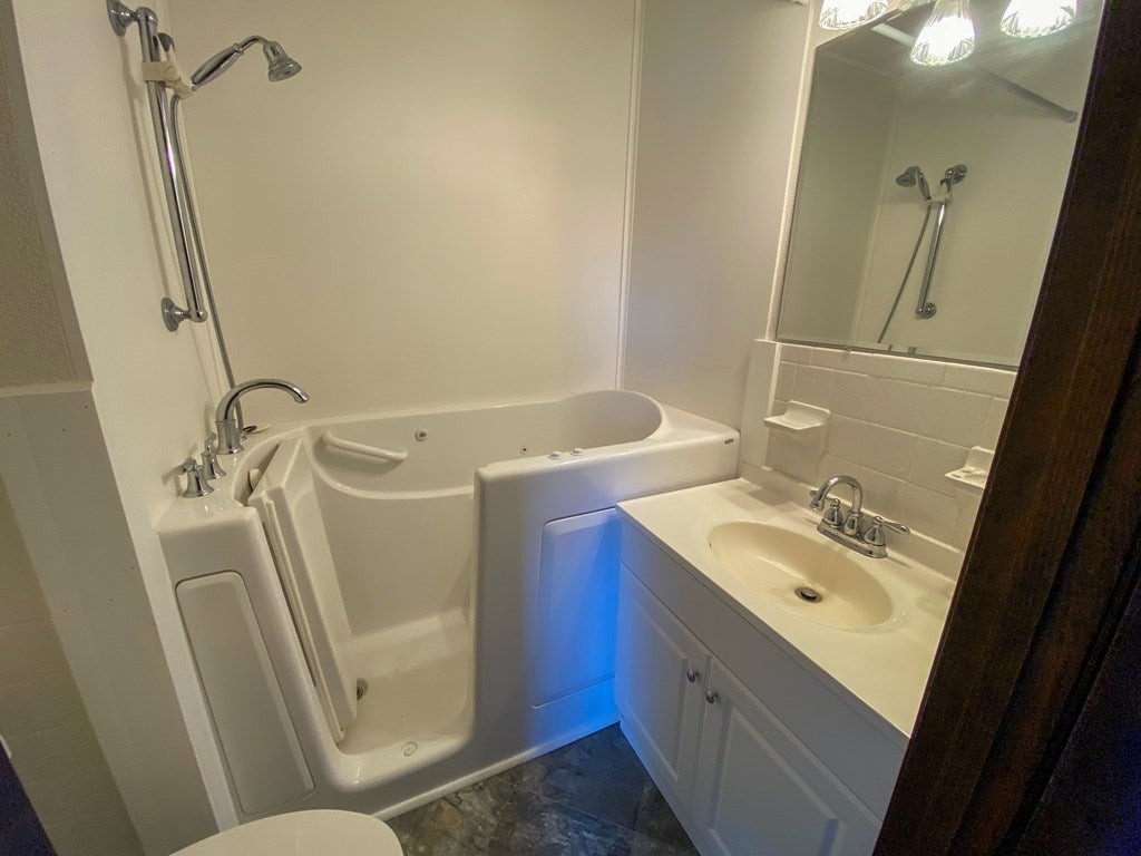 538 Davis Valley Road Atkins, VA 24311 - Photo 19 of 48 Gallery Image 19