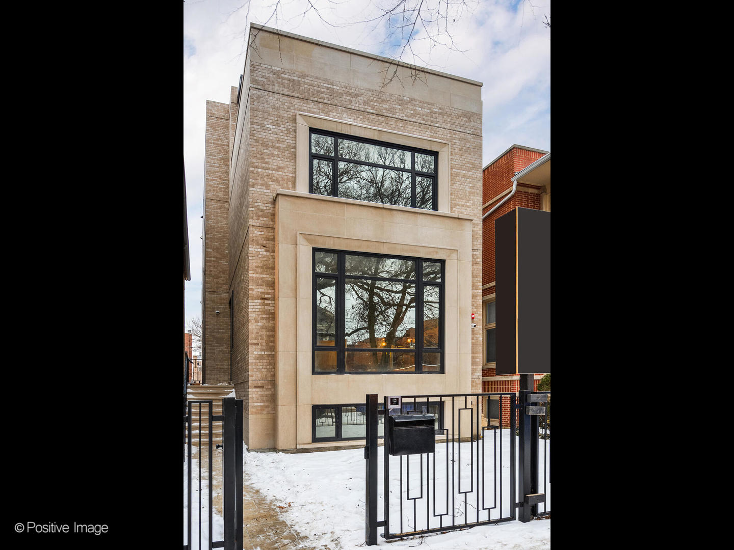1216 West George Street Chicago, IL 60657 - Photo 2 of 42 a view of a entryway of the house
