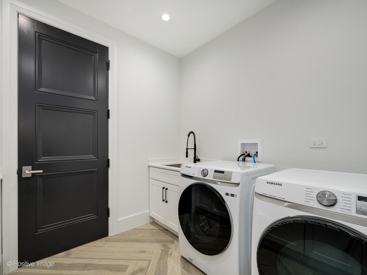 1216 West George Street Chicago, IL 60657 - Photo 34 of 42 a utility room with dryer and washer