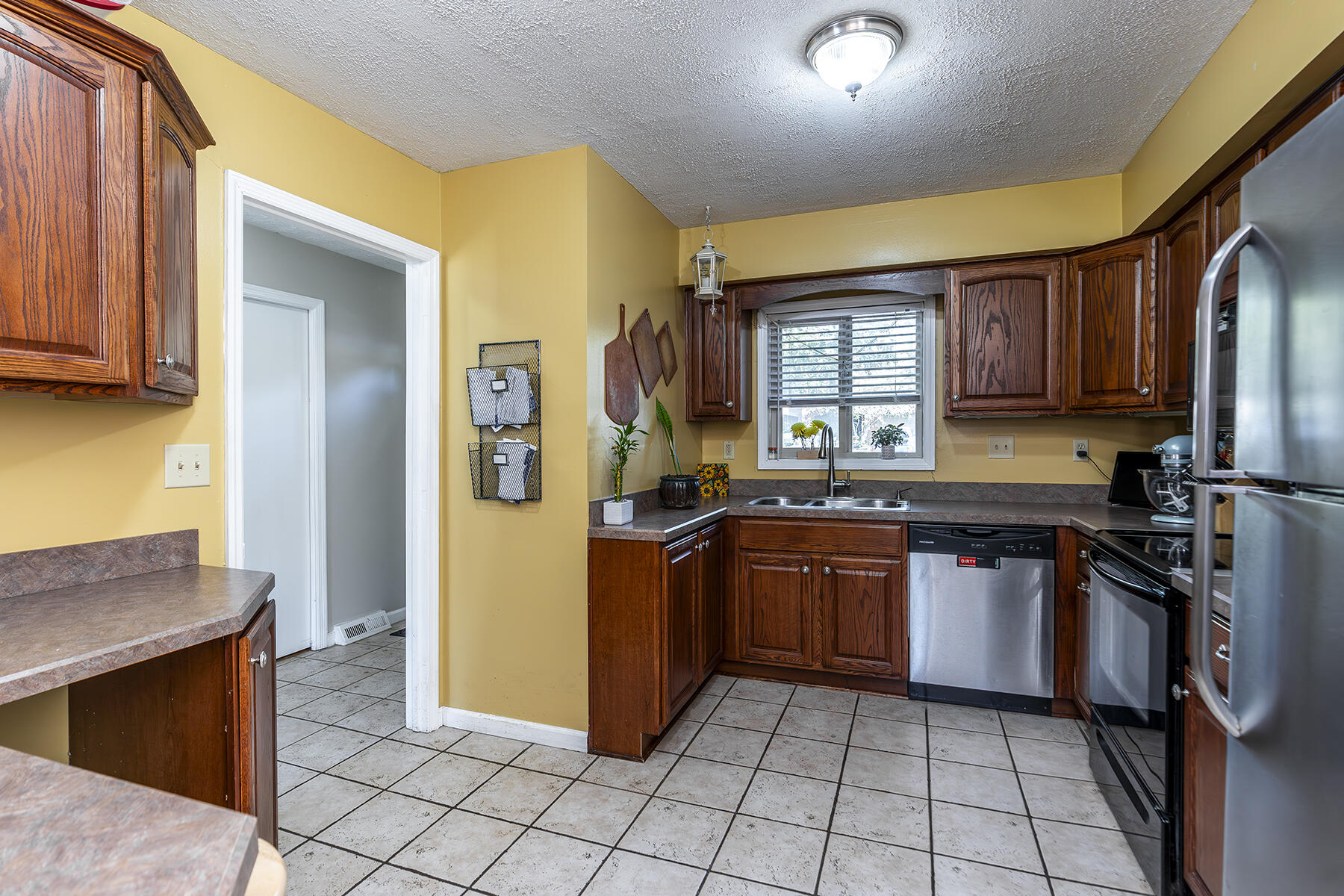 3322 Montavesta Road Lexington, KY 40502 - Photo 6 of 28 3322montavesta06