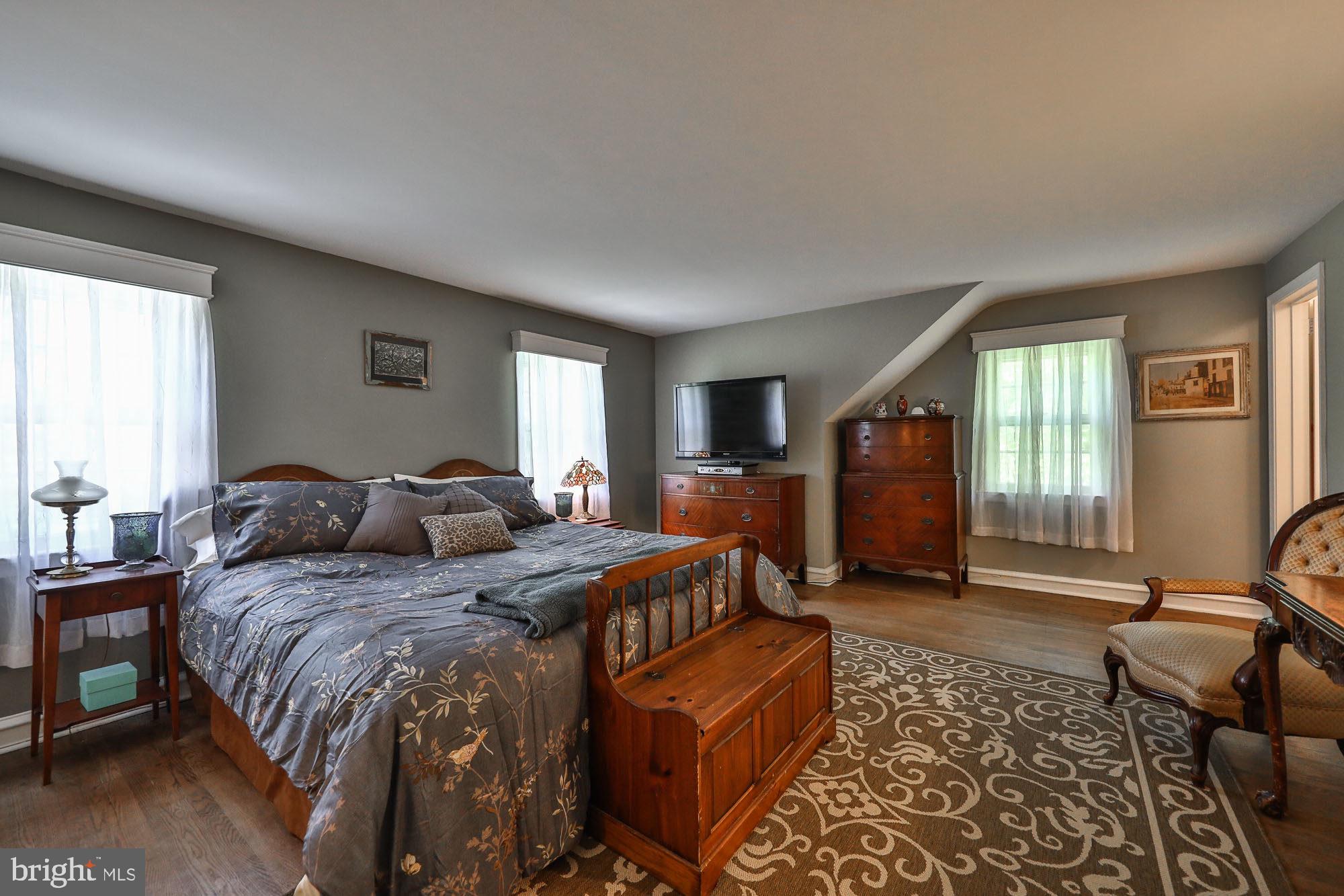 1140 Kingsley Road Rydal, PA 19046 - Photo 20 of 38 Master Bedroom
