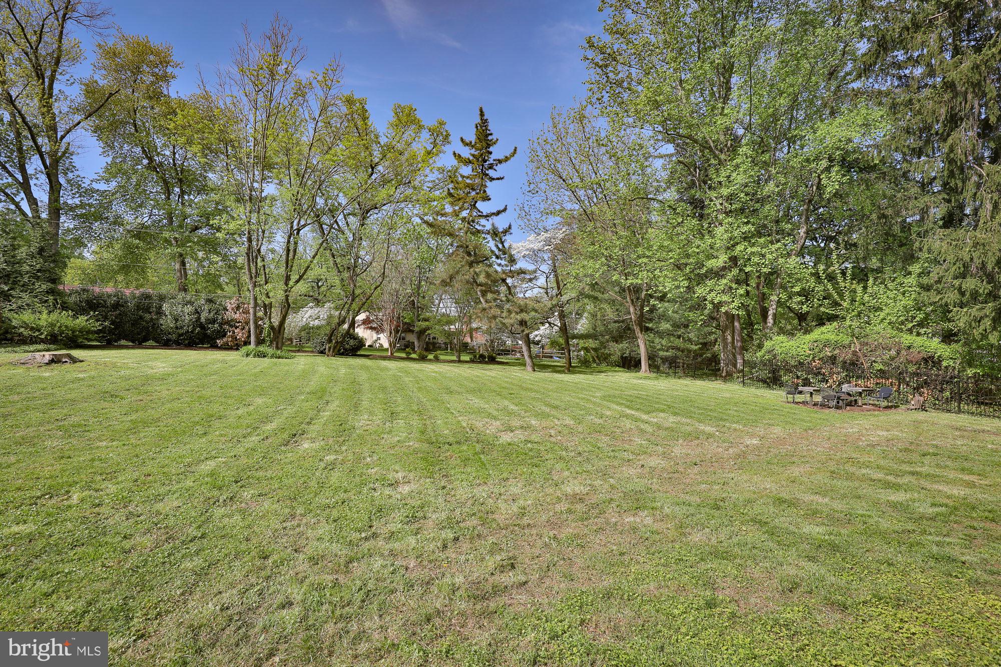 1140 Kingsley Road Rydal, PA 19046 - Photo 32 of 38 Backyard