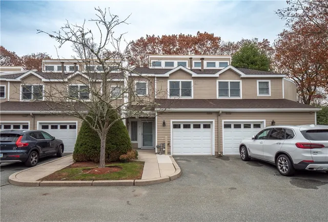 $439,000 | 37 Lawton Brook Lane, Portsmouth, RI 02871