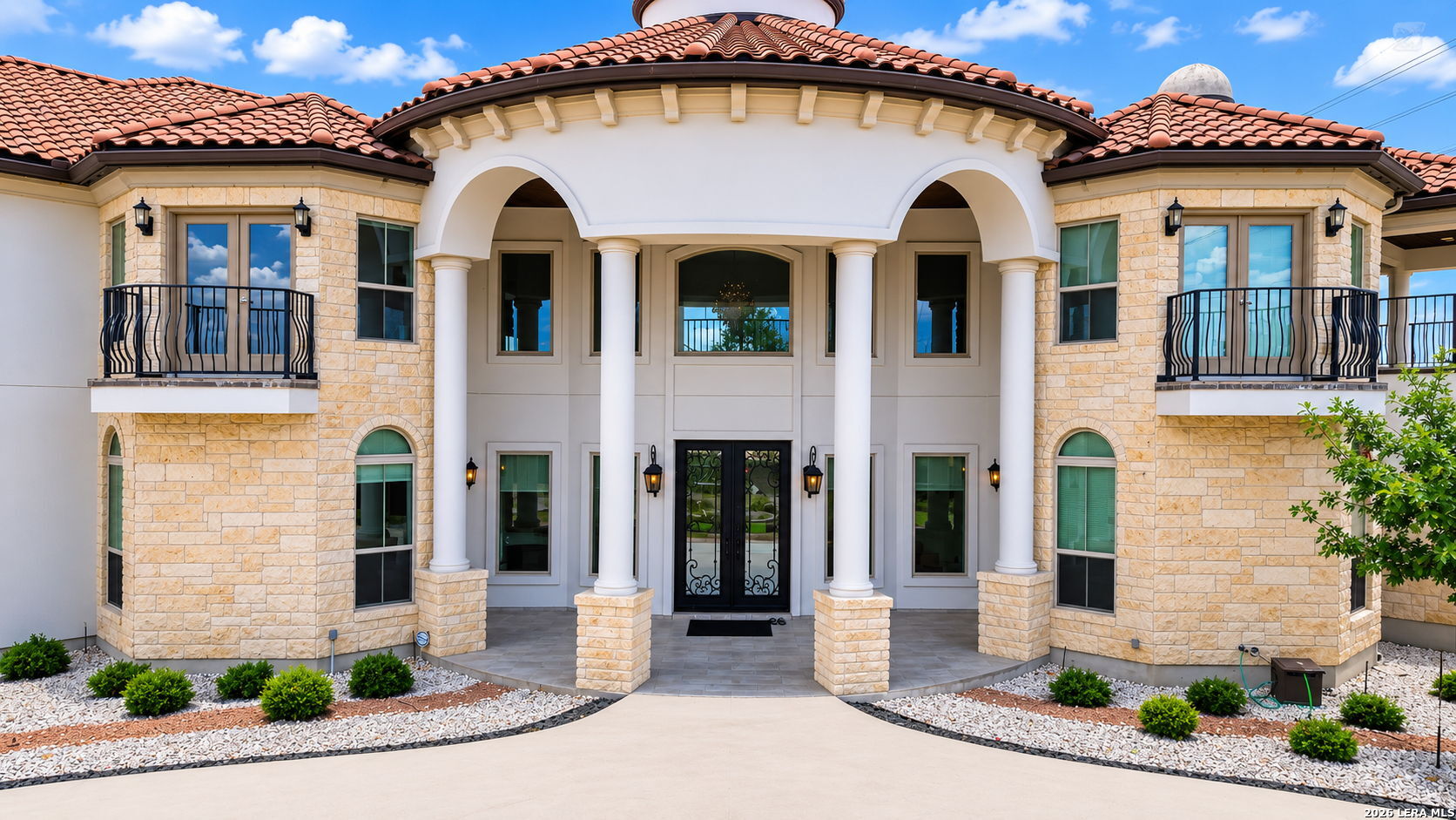 423 Tulorosa Ridge Helotes, TX 78023 - Photo 2 of 50