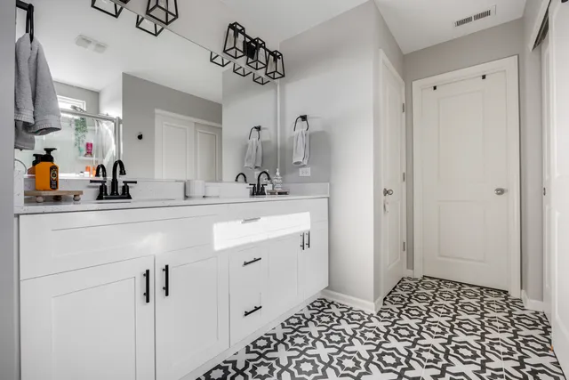 $429,900 | 1595 Bayberry Lane, Pingree Grove, IL 60140